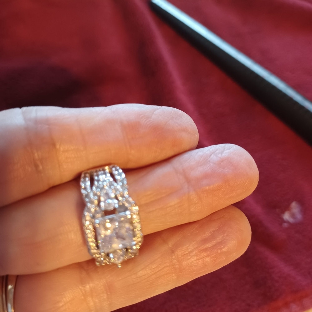 18 kt gp ring women's size 7 3/4 new